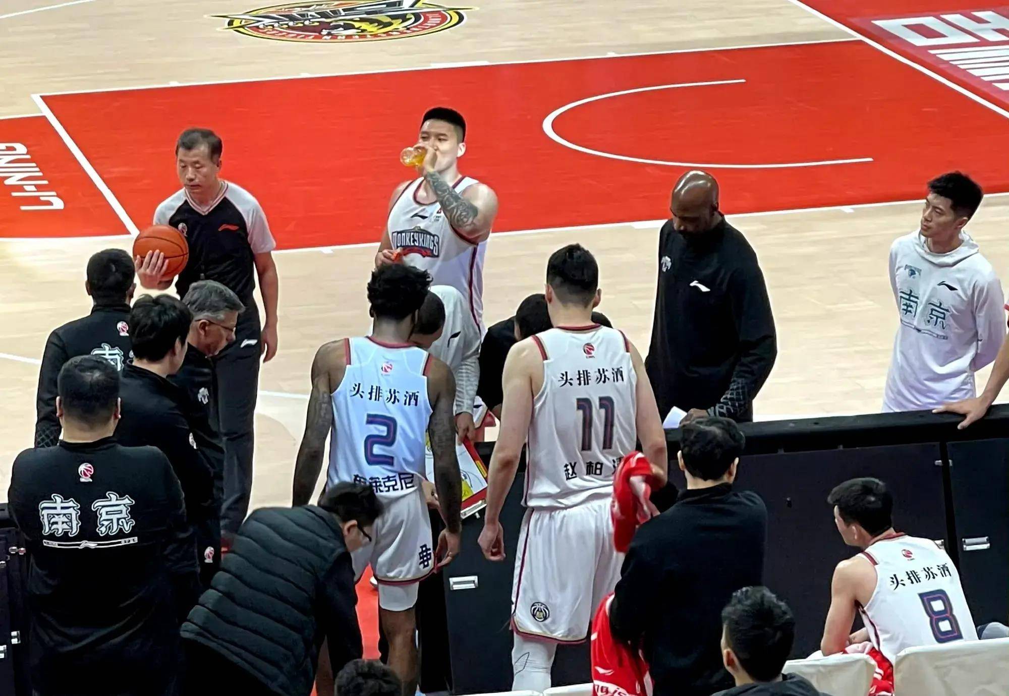 大连男篮挑战南京同曦，全队备战状态良好