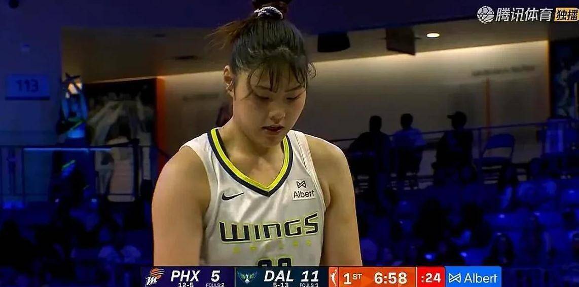 飞翼队主帅李月汝今天在攻防两端都很出众，为她感到骄傲