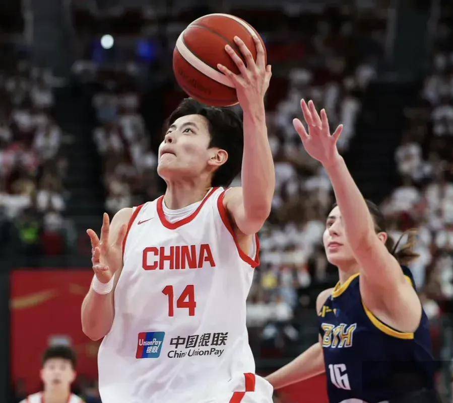 包含篮板第1+得分第4!中国女篮18岁新星崛起:场均19+10真猛的词条