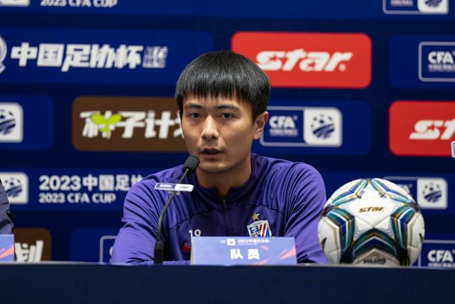 20岁后卫加盟津门虎！于根伟没接触李磊，石炎训练，张威踢中甲！两大外援续约的简单介绍